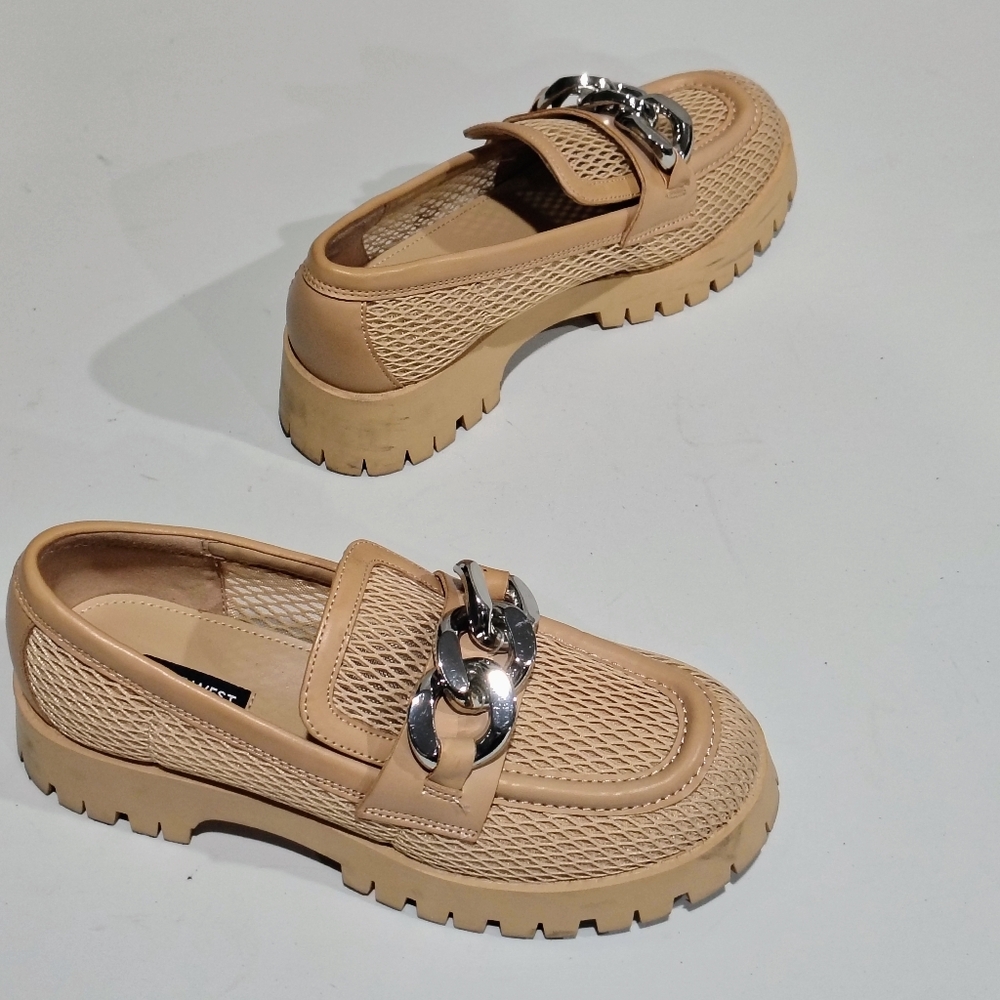 Nine West Women's Chunky Heels Lug Sole Tan Loafers with Chain Detail Size 8M
